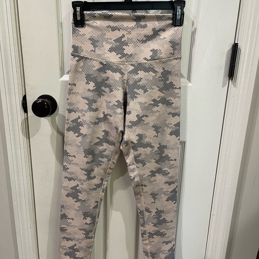 DYI Signature Leggings
